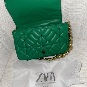 ZARA GREEN QUILTED BAG WITH GOAL CHAIN